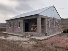 Անի համայնքի Սառնաղբյուր բնակավայրում բնակարանամուտ են տոնել 8 ընտանիքներ