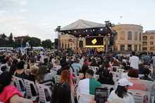  Գյումրու Վարդանանց հրապարակում անցկացվել է հատուկ կարիքներ ունեցող մարդկանց ազգային երաժշտության «Ճախրուկ» ամենամյա միջազգային 3-րդ փառատոնը