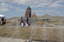 Վահրամաբերդում բացվել է Վահրամ Պահլավունու արձանը
