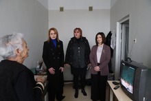 Մարզպետի աշխատակազմի պատասխանատուները հերթական անգամ այցելել են Շիրակի մարզում բնակություն հաստատած Լեռնային Ղարաբաղից բռնի տեղահանված մի շարք ընտանիքների