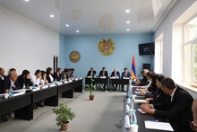 Անի համայնք այցն ավարտվել է Շիրակի մարզպետի գլխավորությամբ համայնքապետարանում անցկացված աշխատանքային խորհրդակցությամբ