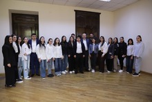 Չնախատեսված, սակայն ջերմ ու անմիջական հանդիպում «Գյումրու տնտեսագիտական վարժարանի» սաների հետ Չնախատեսված, սակայն ջերմ ու անմիջական հանդիպում «Գյումրու տնտեսագիտական վարժարանի» սաների հետ