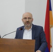Շիրակի մարզպետը հանդիպել է Շիրակի պետական համալսարանի ուսանողների և «Գյումրու տնտեսագիտական վարժարանի» սաների հետ