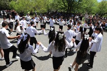 Շիրակի մարզպետ Դավիթ Առուշանյանը ներկա է գտնվել Գյումրու թիվ 20 դպրոցի ավարտական վերջին դասի միջոցառմանը 