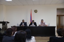 Տեղի է ունեցել հանդիպում մարզպետի աշխատակազմի ենթակայության դպրոցների տնօրենների հետ Տեղի է ունեցել հանդիպում մարզպետի աշխատակազմի ենթակայության դպրոցների տնօրենների հետ