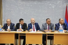  Շիրակի մարզպետ Դավիթ Առուշնյանը ներկա է գտնվել Արթիկ համայնքի 2025 թվականի աշխատանքային գործունեության առաջին կիսամյակի ամփոփիչ խորհրդակցությանը