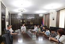 Շիրակի մարզպետ Դավիթ Առուշանյանն հերթական անգամ ընդունել է Հողմիկ բնակավայրի վարչական ղեկավարին ու բնակիչներին