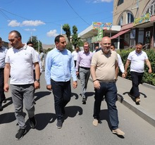 Տարածքային կառավարման և ենթակառուցվածքների նախարանն ու Շիրակի մարզպետը հետևել են Գյումրիում իրականացվող ճանապարհաշինական աշխատանքների ընթացքին Տարածքային կառավարման և ենթակառուցվածքների նախարանն ու Շիրակի մարզպետը հետևել են Գյումրիում իրականացվող ճանապարհաշինական աշխատանքների ընթացքին