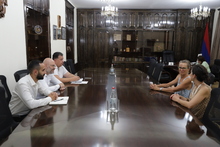 Շիրակի մարզպետը հանդիպել է Ֆրանսիայի դեսպանատան համագործակցության, կրթության և մշակութային գործունեության հարցերով ներկայացուցչին