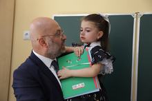 ՀՀ ՇԻՐԱԿԻ ՄԱՐԶՊԵՏ ԴԱՎԻԹ ԱՌՈՒՇԱՆՅԱՆԻ ՇՆՈՐՀԱՎՈՐԱԿԱՆ ՈՒՂԵՐՁԸ ՈՒՍՈՒՑՉԻ ՕՐՎԱ ԱՌԹԻՎ