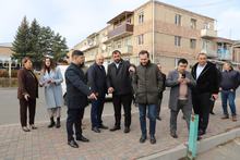 Շիրակի մարզպետը ԱԺ «Քաղաքացիական պայմանագիր» խմբակցության ղեկավարի և պատգամավորների հետ շրջայց է ունեցել մարզի մի շարք բնակավայրերում