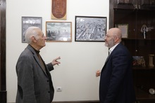 Շիրակի մարզպետ Դավիթ Առուշանյանը հյուրընկալել է վաստակավոր ճարտարապետ Սաշուր Քալաշյանին Շիրակի մարզպետ Դավիթ Առուշանյանը հյուրընկալել է վաստակավոր ճարտարապետ Սաշուր Քալաշյանին