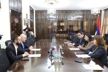 Շիրակի մարզպետ Դավիթ Առուշանյանն ընդունել է աշխատանքային այցով Շիրակի մարզում գտնվող Մարդու իրավունքների պաշտպան Անահիտ Մանասյանին