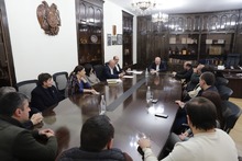 Շիրակի մարզպեը հանդիպում է ունեցել առողջության առաջնային պահպանման ծառայություն մատուցող Գյումրու բժշկական հաստատությունների տնօրենների և փոխտնօրենների հետ Շիրակի մարզպեը հանդիպում է ունեցել առողջության առաջնային պահպանման ծառայություն մատուցող Գյումրու բժշկական հաստատությունների տնօրենների և փոխտնօրենների հետ