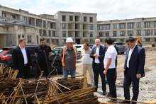 Շիրակի մարզպետը հետևել է Արթուր Ալեքսանյանի անվան մարզահամալիրի շինարարության ընթացքին