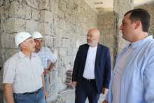 Շիրակի մարզպետը հետևել է Գյումրու թիվ 2 պոլիկլինիկայի հիմնանորոգման ընթացքին