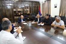 Շիրակի մարզպետն ընդունել է «ՀԷՑ» ՓԲԸ-ի Շիրակի մարզի «Ղարս» մասնաճյուղի նորանշանակ ղեկավարին Շիրակի մարզպետն ընդունել է «ՀԷՑ» ՓԲԸ-ի Շիրակի մարզի «Ղարս» մասնաճյուղի նորանշանակ ղեկավարին