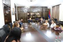 Շիրակի մարզպետը հյուրընկալել է &laquo;Գյումրու թիվ 40 հիմնական դպրոցի&raquo; աշակերտներին