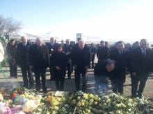 ՌԴ պատգամավորներն այցելեցին Շիրակ գերեզմանատուն
